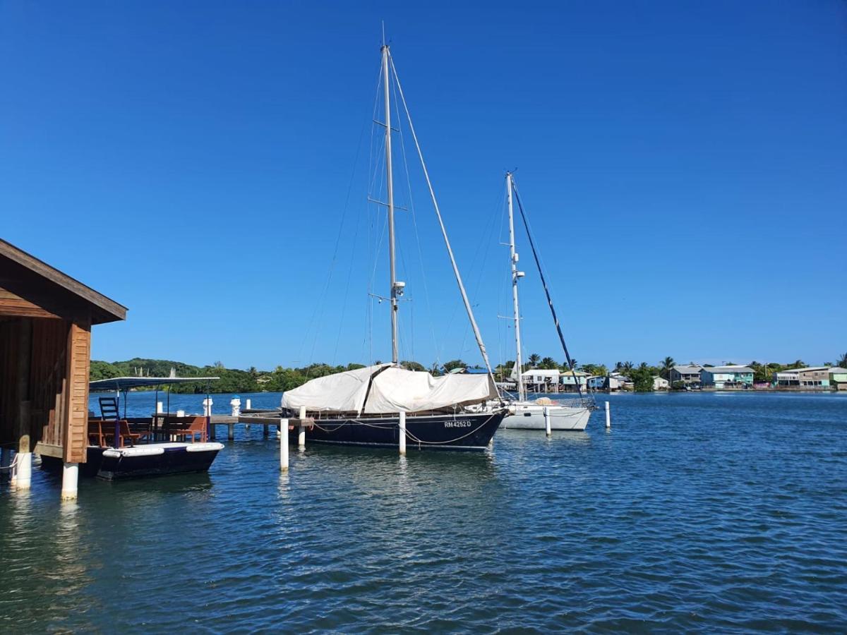 Hotel And Dive Center Roatan Yacht Club French Harbour Экстерьер фото