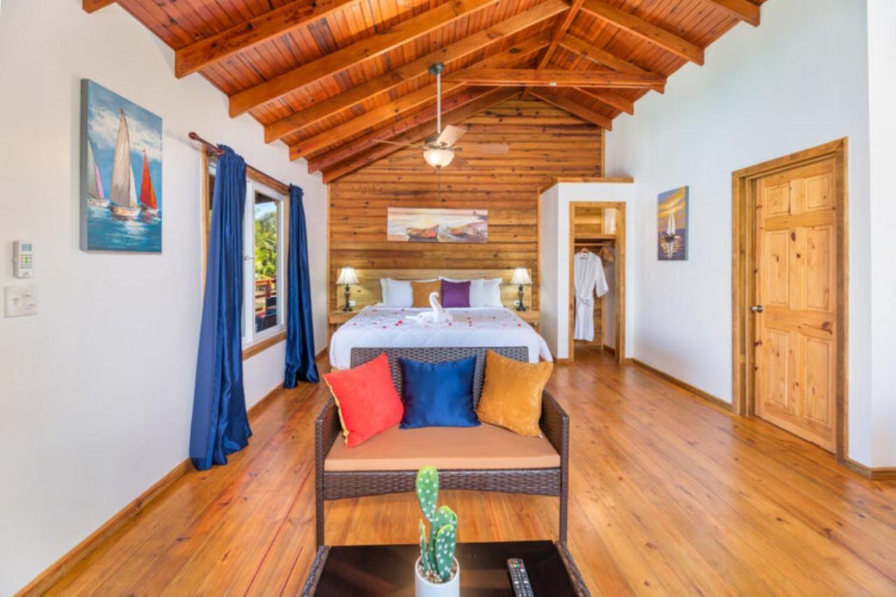 Hotel And Dive Center Roatan Yacht Club French Harbour Экстерьер фото