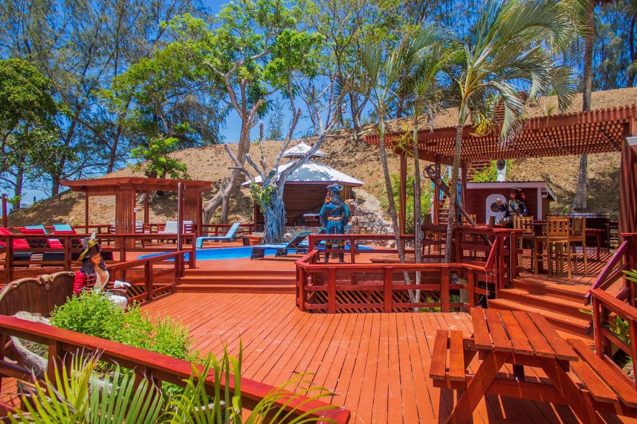 Hotel And Dive Center Roatan Yacht Club French Harbour Экстерьер фото