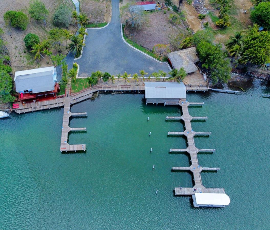 Hotel And Dive Center Roatan Yacht Club French Harbour Экстерьер фото