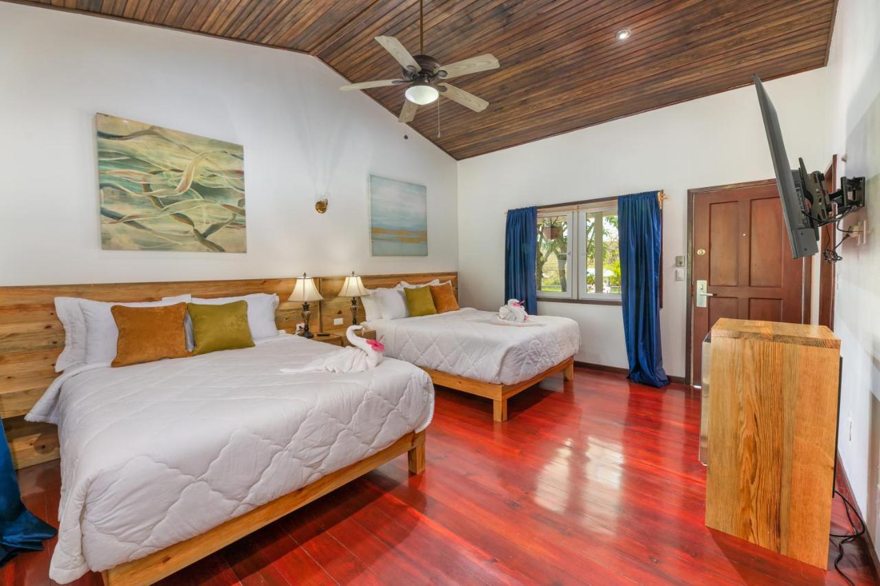 Hotel And Dive Center Roatan Yacht Club French Harbour Экстерьер фото
