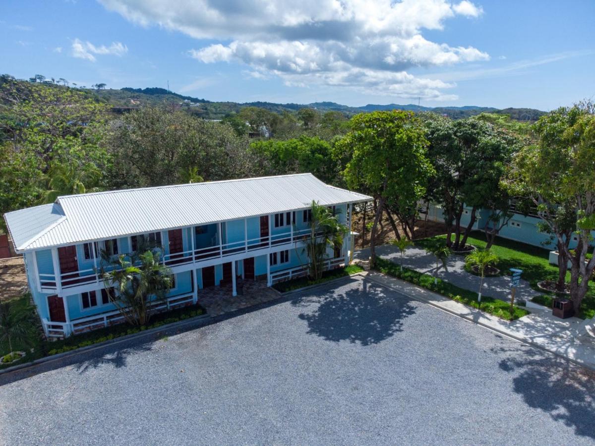 Hotel And Dive Center Roatan Yacht Club French Harbour Экстерьер фото